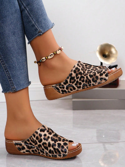 Stylish Snake & Leopard Print Flat Sandals: Slip into Summer Comfort