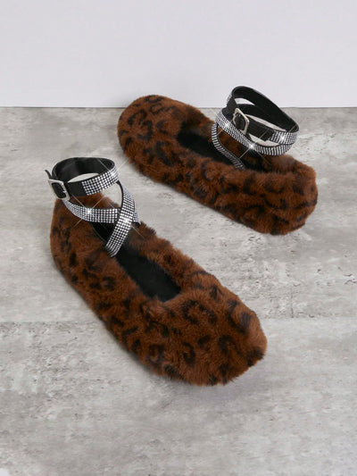 Fashion Forward: Leopard Print Furry Designed Flat Shoes for Stylish Women