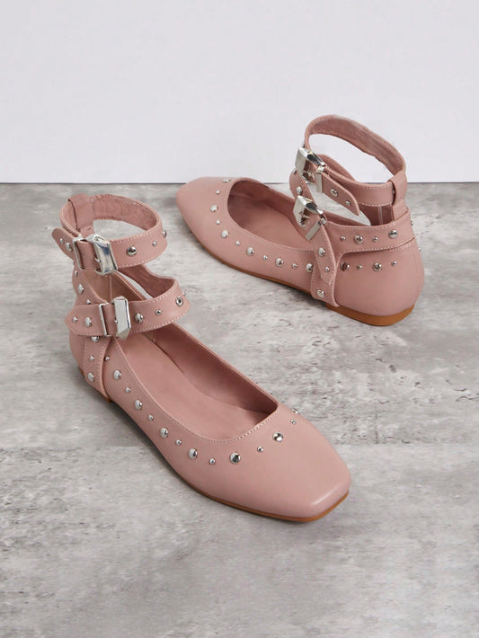 Step Up Your Style with Women's Casual Flat Shoes - Perfect for Daily Outfits!