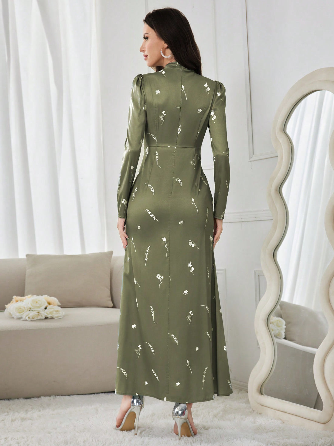 This mint green summer dress features a simple yet chic style, perfect for everyday wear. The random printed design adds a unique touch, while the lightweight fabric ensures comfort. The versatile color makes it a great addition to any wardrobe. Elevate your style with this must-have dress.