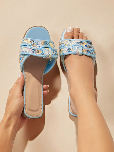 Stay Stylishly Comfortable on Summer Vacation with Women's Fashionable Woven Flat Sandals