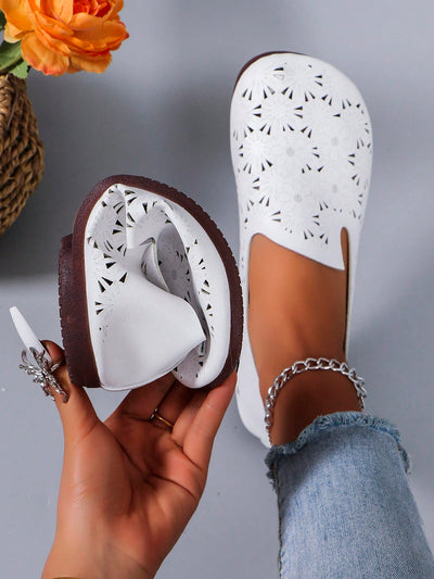 The Sunflower Daisy Mesh Casual Flat Shoes are designed for comfort and practicality. With their lightweight, non-slip sole, they are perfect for all-day wear and walking. The sunflower and daisy mesh design adds a touch of style to these functional shoes.