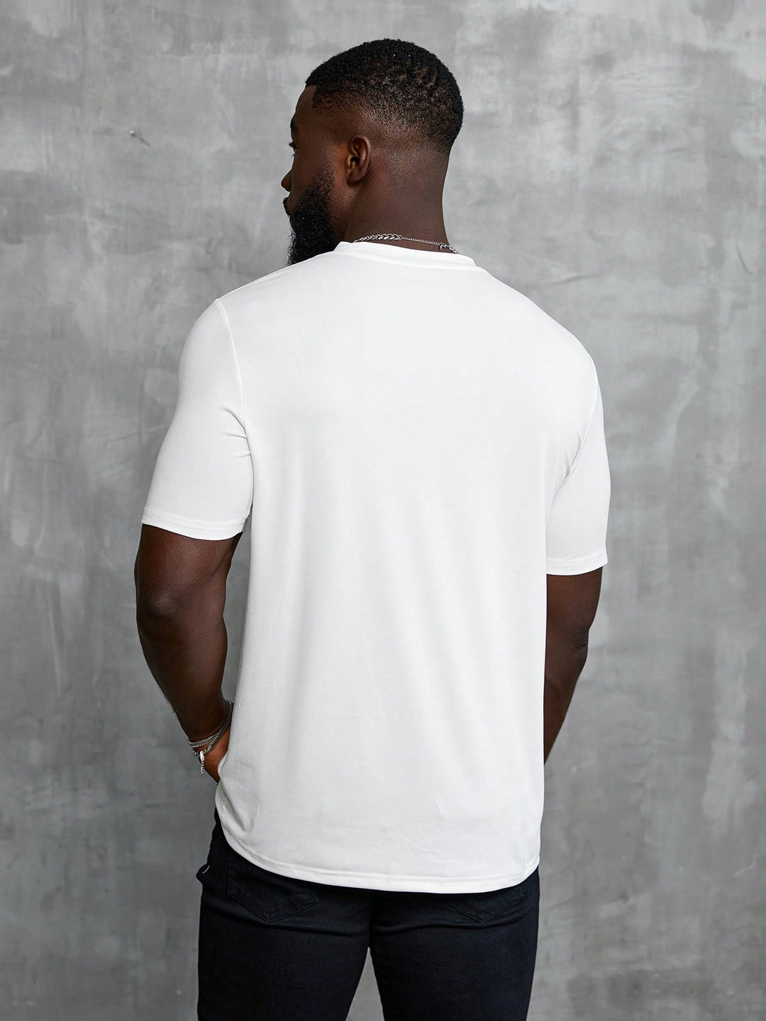 This Men's Funny Skull Printed Casual T-Shirt adds a unique twist to the classic style. Featuring a playful skull print, this shirt is perfect for those looking to add a touch of humor to their wardrobe. Made with high-quality fabric, it ensures both comfort and style.