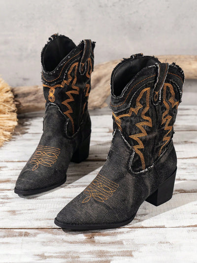 Stylish Embroidered Mid-Calf Boots: Chic Wedge Heels and Cozy Fur Collar