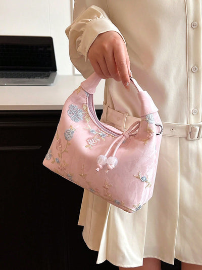 Chic Floral Fantasy: Lightweight Women's Tote Bag for Effortless Elegance