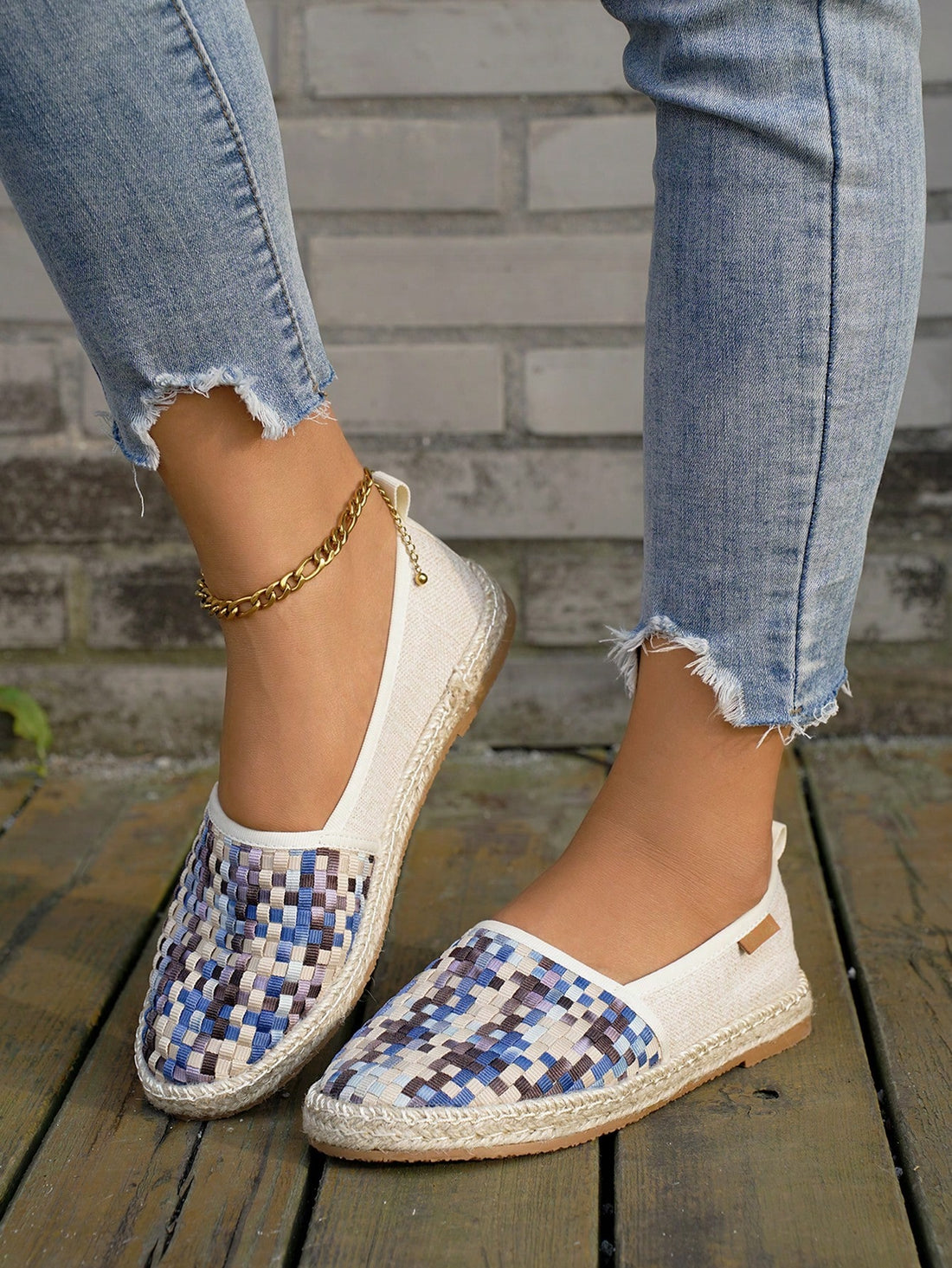 These vintage fisherman style slip-on shoes offer the perfect combination of comfort and style. Crafted with a classic design, these shoes are perfect for any occasion. With their slip-on feature, they provide convenience and ease of wear. Step into timeless style and unbeatable comfort with these shoes.