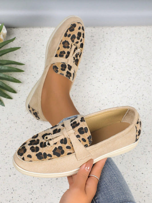 British Style Retro Slip-On Flats: Comfort and Style in Leopard Print