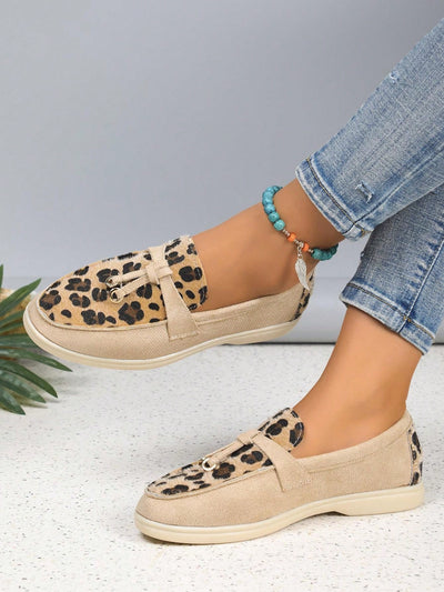 British Style Retro Slip-On Flats: Comfort and Style in Leopard Print