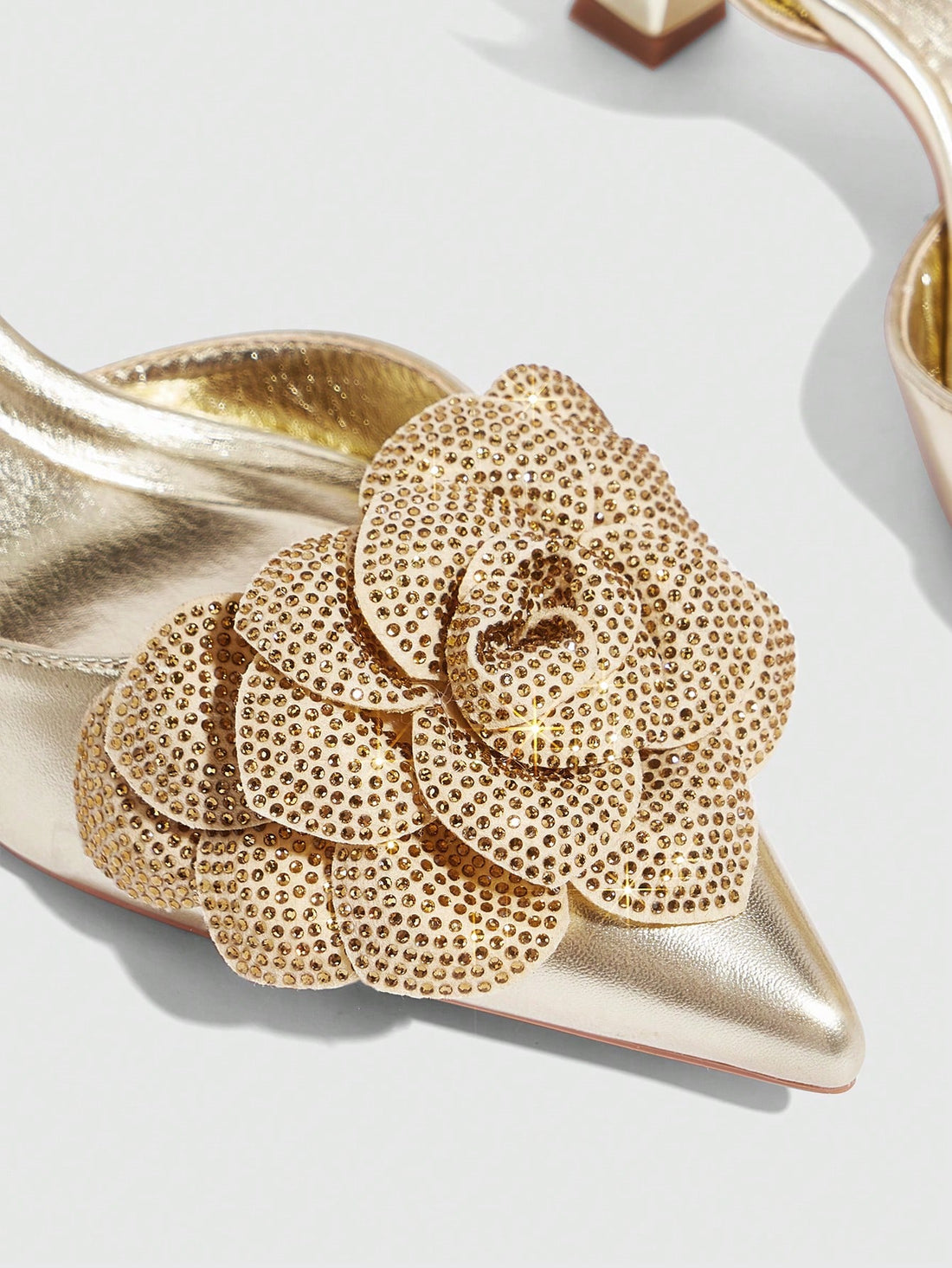 As a product expert, I present the Chic High Heel Party Shoes. These trendy and sexy footwear are perfect for any occasion. With its chic design and high heel, these shoes add style and sophistication to your wardrobe. Look and feel confident with each step in these versatile shoes.