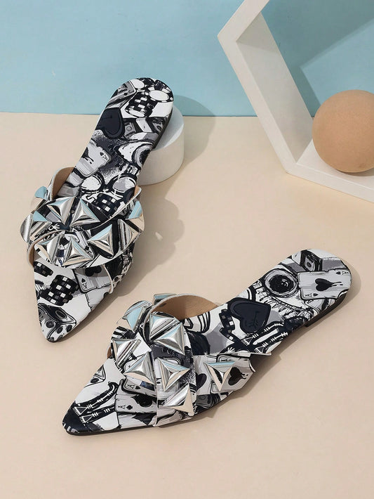 European-American Style Riveted Beachwear Flat Sandals - Women's Fashionable Large Size