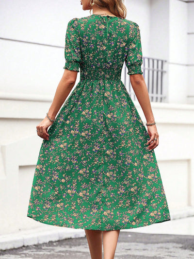 Random Flowers Print Round Neck Short Sleeve Dress - Fun and Flirty Style for Women