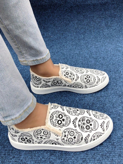 Halloween Printed Slip-On Flat Sneakers: Comfortable and Anti-Slip for Casual Sports