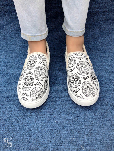 Halloween Printed Slip-On Flat Sneakers: Comfortable and Anti-Slip for Casual Sports