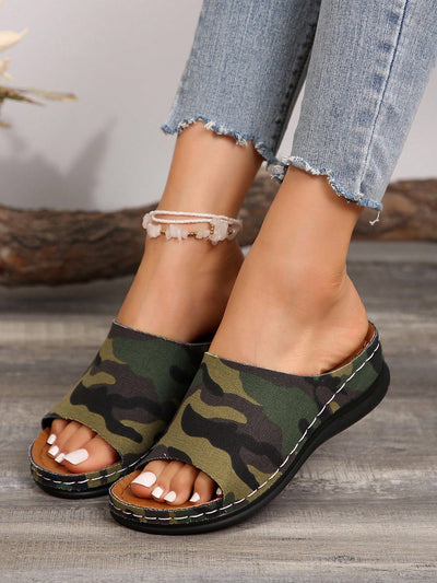 Summer Chic: Lace-Up Wedge Sandals with Waterproof Platform