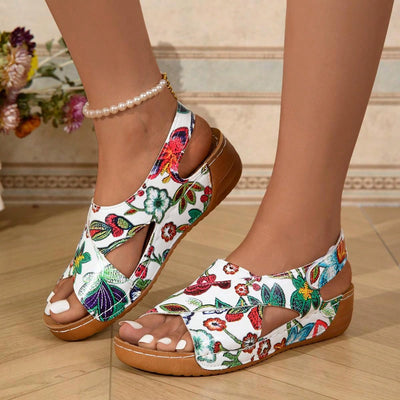 Plus Size Trendy Wedge Sandals: Stylish Low Heels for Casual Comfort