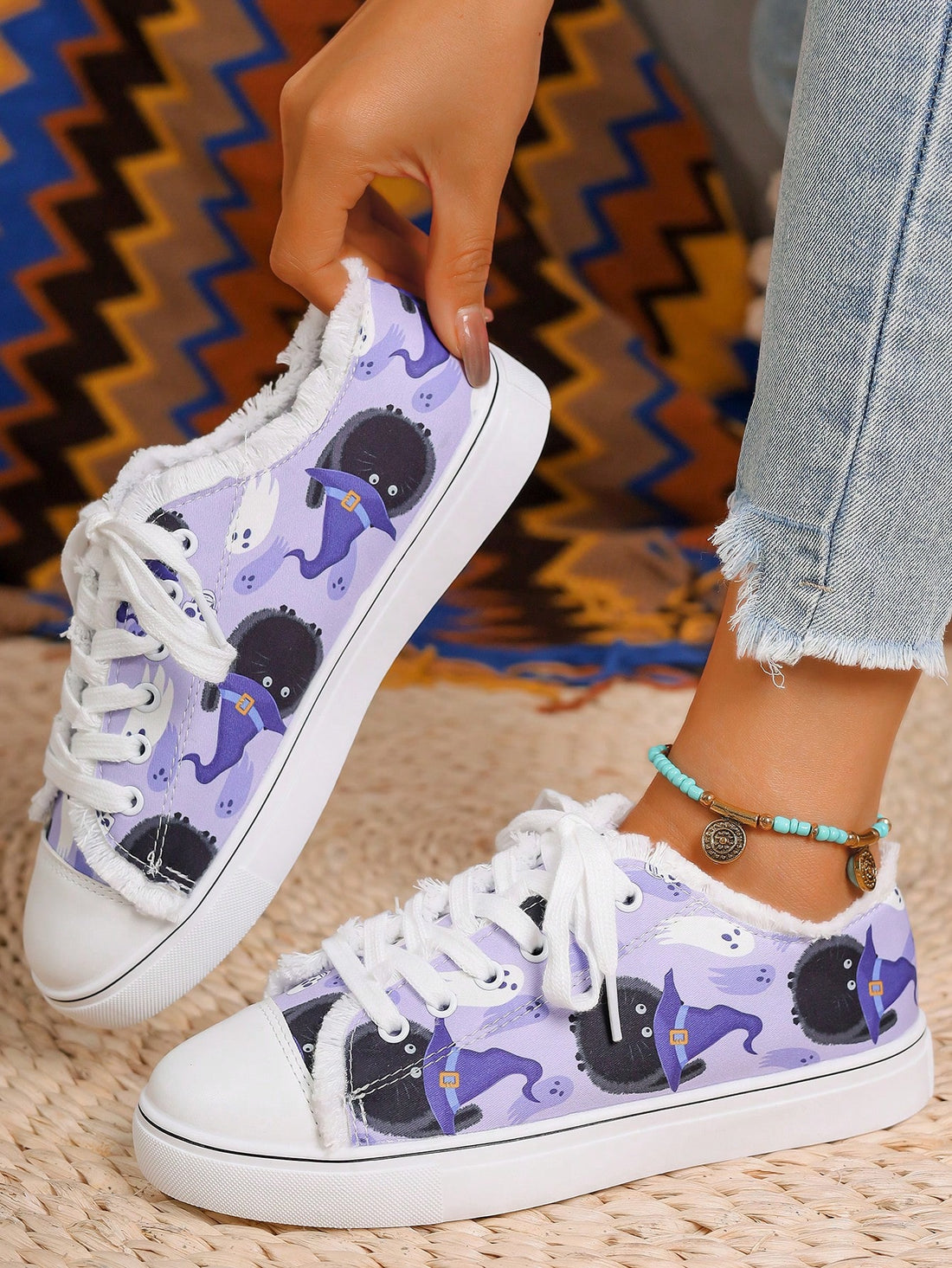 Upgrade your festive footwear with these Plus Size Canvas Sneakers! Designed for European and American Women, these shoes are perfect for the holiday season. With their festive design, they're the perfect addition to any Christmas or Halloween outfit. 