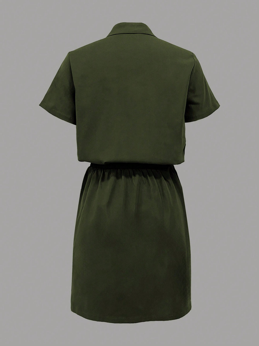 This army green workwear dress is perfect for any summer wardrobe. With its versatile design and convenient pockets, it's both stylish and functional. Made from high-quality materials, this dress is a must-have for any professional or casual outing. Get yours today and elevate your summer fashion game!