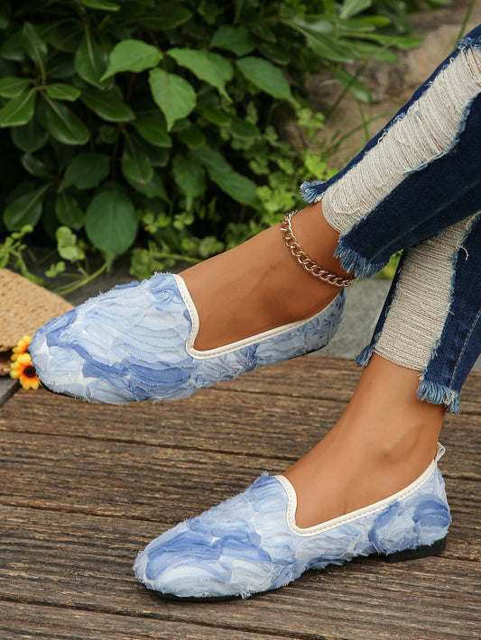 Introducing our Chic Summer Lace Flat Shoes - the perfect combination of lightweight design and elegant style for your daily comfort needs. With a delicate lace detailing, these shoes are not only fashionable but also provide all-day comfort. Experience a new level of style and comfort with these flats.