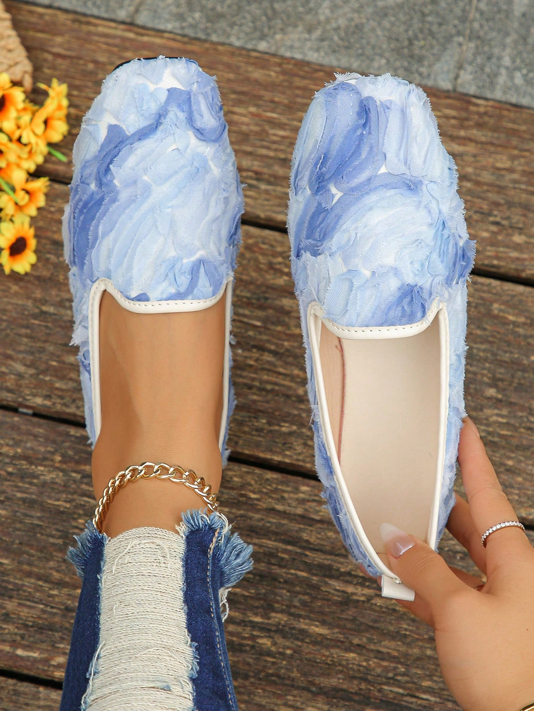 Introducing our Chic Summer Lace Flat Shoes - the perfect combination of lightweight design and elegant style for your daily comfort needs. With a delicate lace detailing, these shoes are not only fashionable but also provide all-day comfort. Experience a new level of style and comfort with these flats.