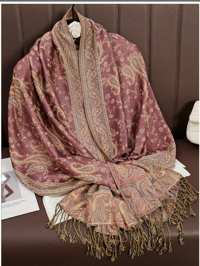 Chic Paisley Jacquard Scarf with Fringe: The Perfect Versatile Accessory