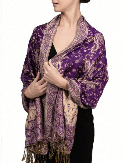 Chic Paisley Jacquard Scarf with Fringe: The Perfect Versatile Accessory