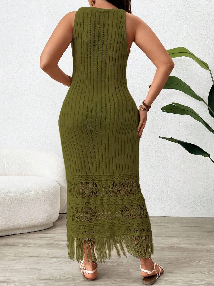 Step out in style with this Chic Plus Size Textured Patchwork Sweater Dress! Its playful patchwork design adds a fun twist to cozy sweater vibes, making it perfect for layering through every season. Whether paired with boots or sneakers, this dress delivers comfort and flair, celebrating curves with a flattering fit and eye-catching texture. Embrace versatile fashion that’s as lively as you are!