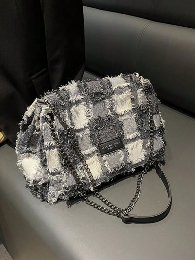 Plaid Perfection: Women's Large Handbag with Chain Strap - The Ultimate Tote Bag