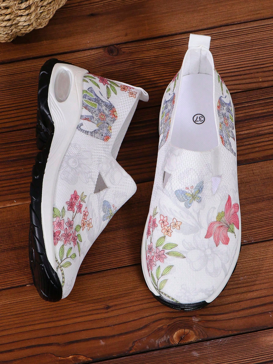 These stylish and comfortable women's printed sports shoes are the latest fashion must-have. With a trendy design and cushioned sole, these shoes provide both style and comfort. Perfect for any active woman looking to stay fashionable while on the go.