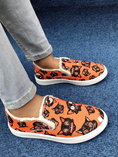 Spooky Style: Women's Halloween Canvas Slip-On Flats – Comfortable and Non-Slip