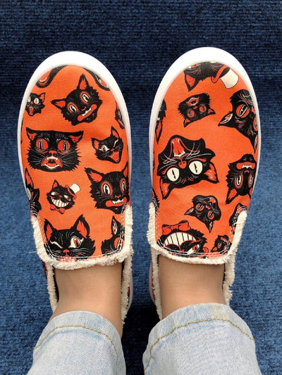 Spooky Style: Women's Halloween Canvas Slip-On Flats – Comfortable and Non-Slip