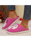 Pink Ghost Shaped Anti-Slip Home Wear Slippers: The Perfect Halloween Treat!