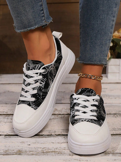 European And American Style White Sneakers: 2024 Spring Collection