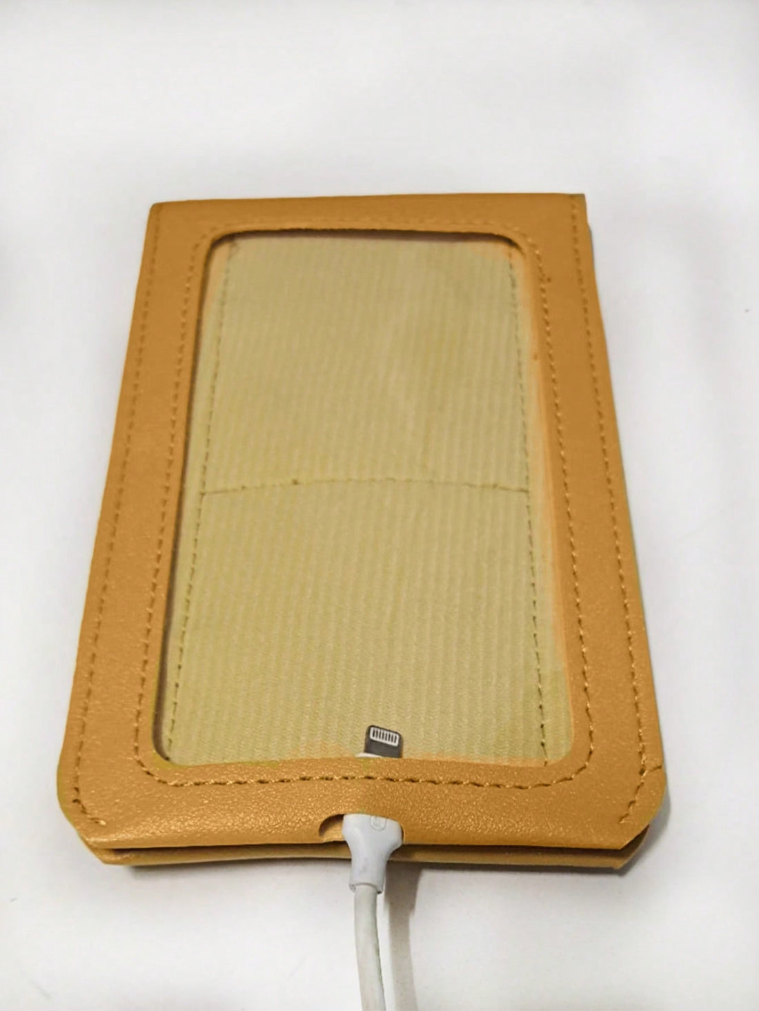 Elevate your style and convenience with our Floral Print Crossbody Bag. Stay on trend with the eye-catching floral print and effortlessly stay connected with the touch screen cell phone wallet. Perfect for fashion-forward individuals looking for convenience.