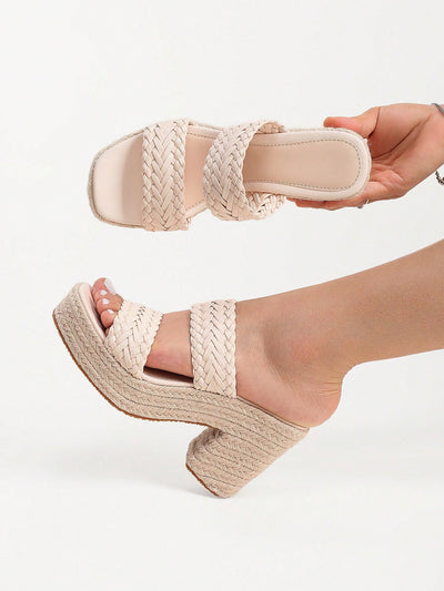 Summer Chic: 3D Flower Rope Wedge Sandals for Vacation and Casual Outfits