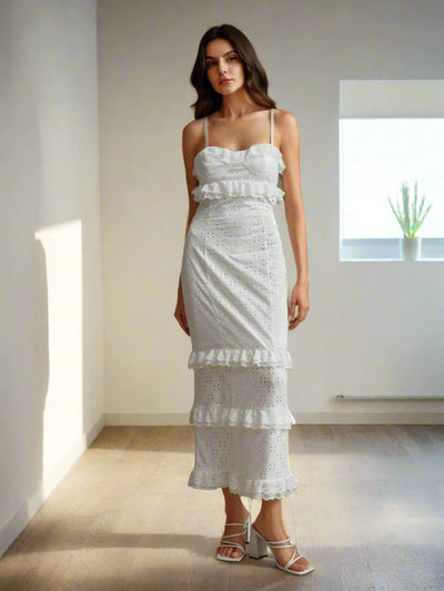 Enchanting Elegance: Anewsta White Lace-Trimmed Slit Cami Cake Dress