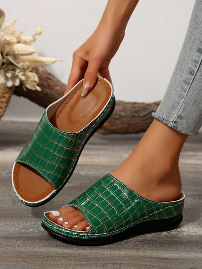 Summer Chic: Lace-Up Wedge Sandals with Waterproof Platform