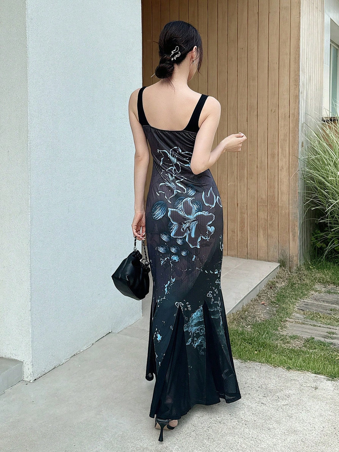 Turn heads this summer in the Elegant Floral Printed Patchwork Mermaid Dress. Its playful mix of floral patterns and flattering mermaid silhouette brings a fun, flirty vibe to any sunny day or evening event. Lightweight and stylish, it’s perfect for twirling through warm weather with confidence and charm.