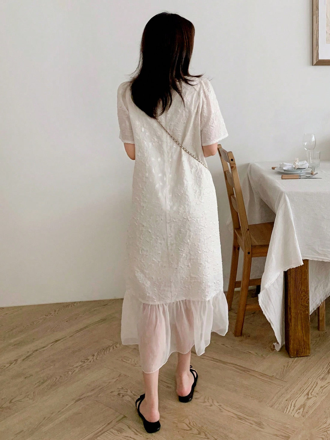 Get ready to radiate chic summer vibes with this elegant short sleeve dress! Featuring a stylish color block design, this dress is perfect for any occasion. Stay cool and stylish all season long with this must-have piece.