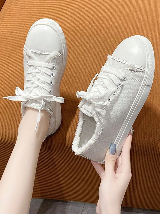 Campus Chic: White Lace-Up Plus Size Sneakers for Casual Sports Style