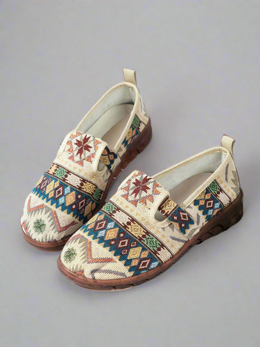 Geometric Embroidered Comfort Loafers: Stylish and Practical Work Shoes for Every Day