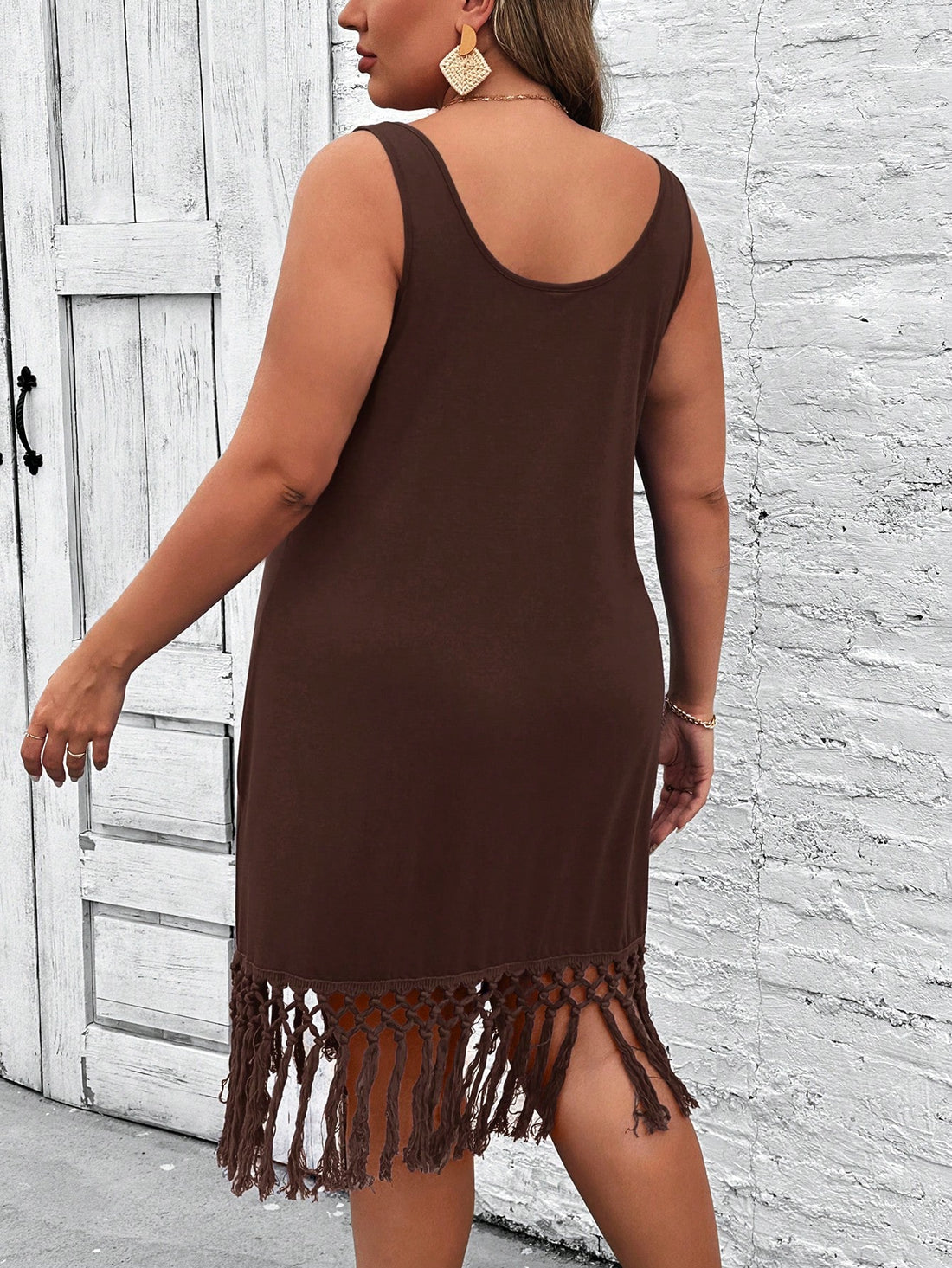 Upgrade your summer wardrobe with this Chic Plus Size Blue Tassel Knitted Dress. Experience effortless, laid-back vibes with the stylish tassel details and comfortable, knitted fabric. Perfect for any occasion, this dress will make you stand out in a sea of basic summer dresses.