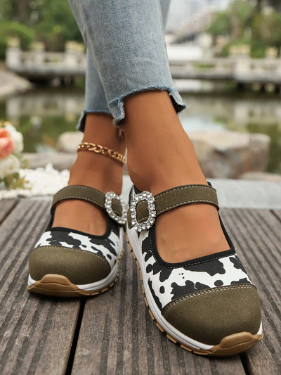 Summer Chic: Pastoral Cow Print Flat Loafers for Plus Size Ladies