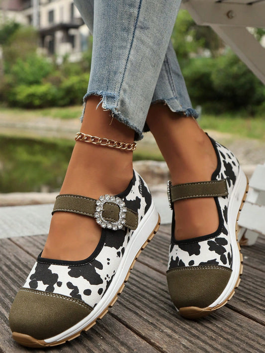 Summer Chic: Pastoral Cow Print Flat Loafers for Plus Size Ladies