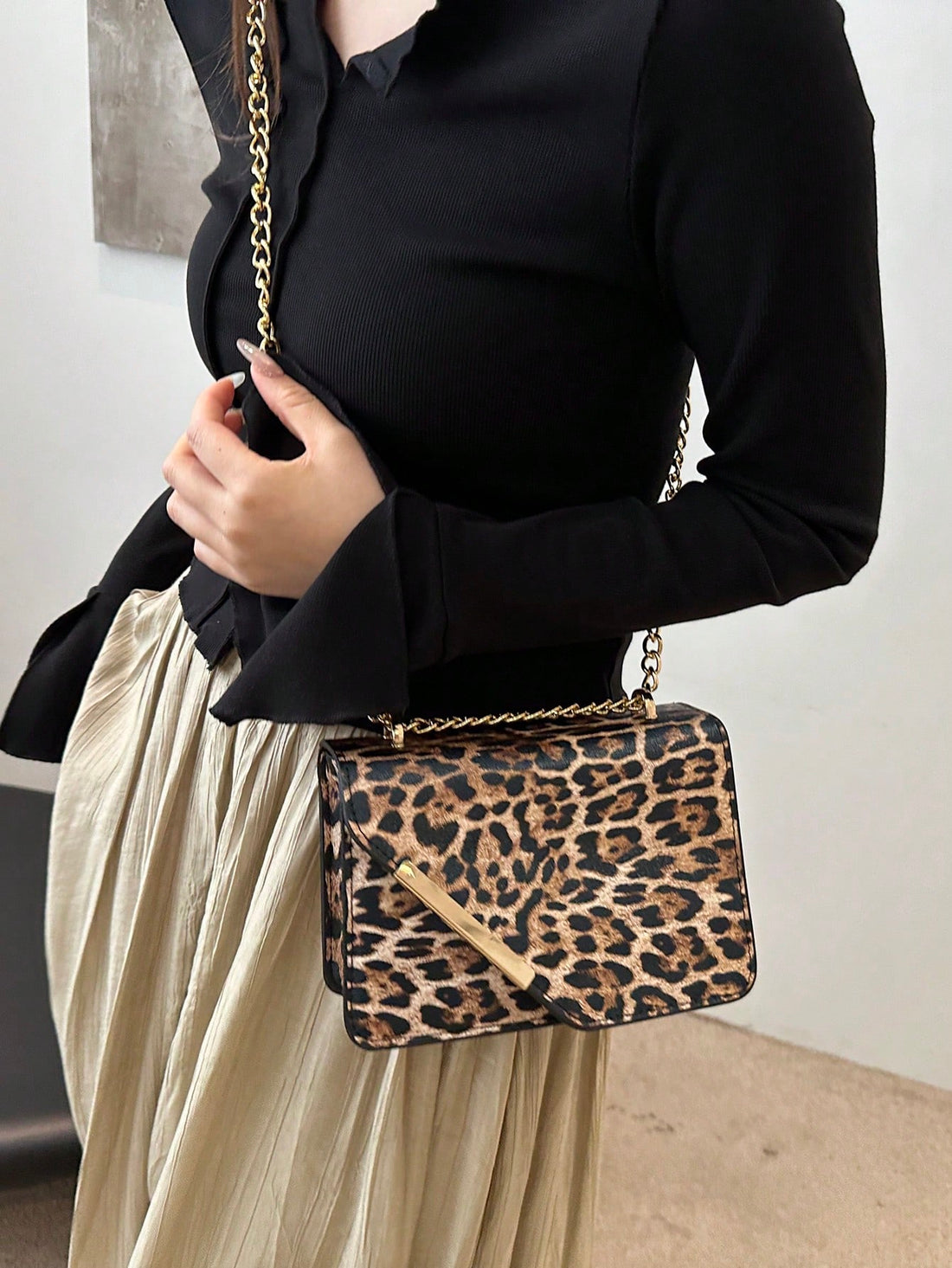 Upgrade your everyday style with our Chic Mini Plaid Backpack. Featuring eye-catching contrast stitching and a durable metal chain strap, this backpack combines fashion and functionality. Perfect for on-the-go, this backpack is the ideal accessory for any fashion-forward individual.