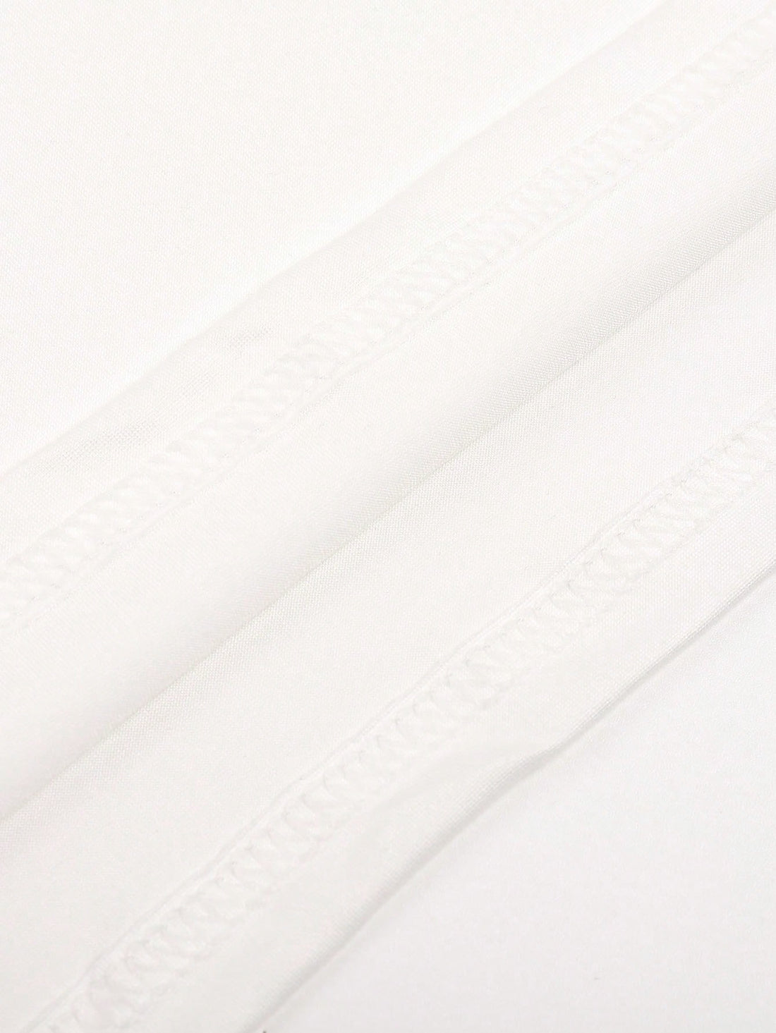 Quack up your wardrobe with our Men's Fashionable Fat Little Duck Print T-Shirt! This short sleeve casual tee features a playful duck print that is sure to make you stand out. You'll feel comfortable and stylish in this quirky shirt. Add a touch of fun to your everyday look!