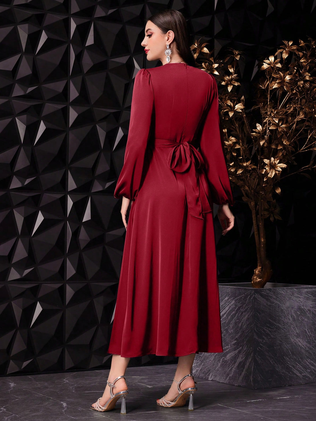 Introducing our Elegant Solid Color Lantern Sleeve Maxi Dress - Perfect for Evening Parties. Elevate your style with this beautiful dress, featuring delicate lantern sleeves and a flowy maxi length. Perfect for any evening event, this dress will make you stand out with its elegant design.