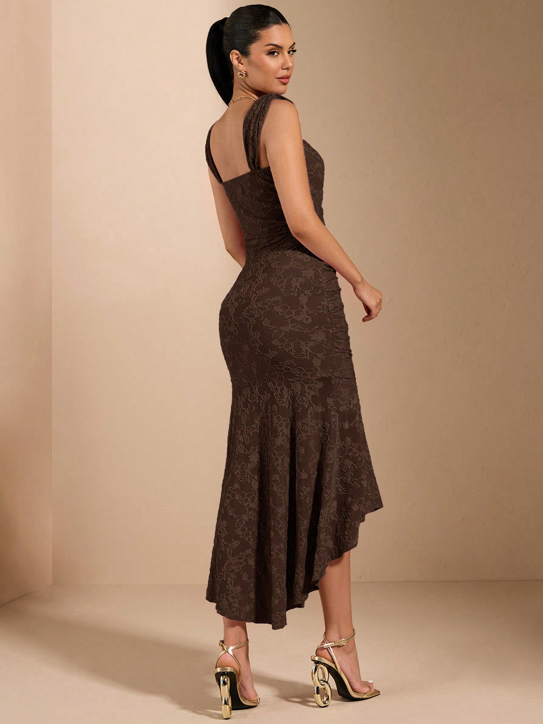 This summer, turn heads in our Chic Bodycon Dress! Designed with a ruched bustier and ruffled hem, this dress accentuates your curves for a confident and stylish look. Made with lightweight, comfortable fabric, it's perfect for any occasion. Elevate your wardrobe with this must-have dress.