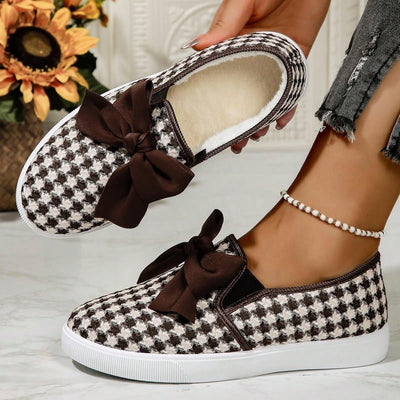 Colorblock Bow Tie Fleece-Lined Sneakers: Stay Stylish and Cozy Outdoors