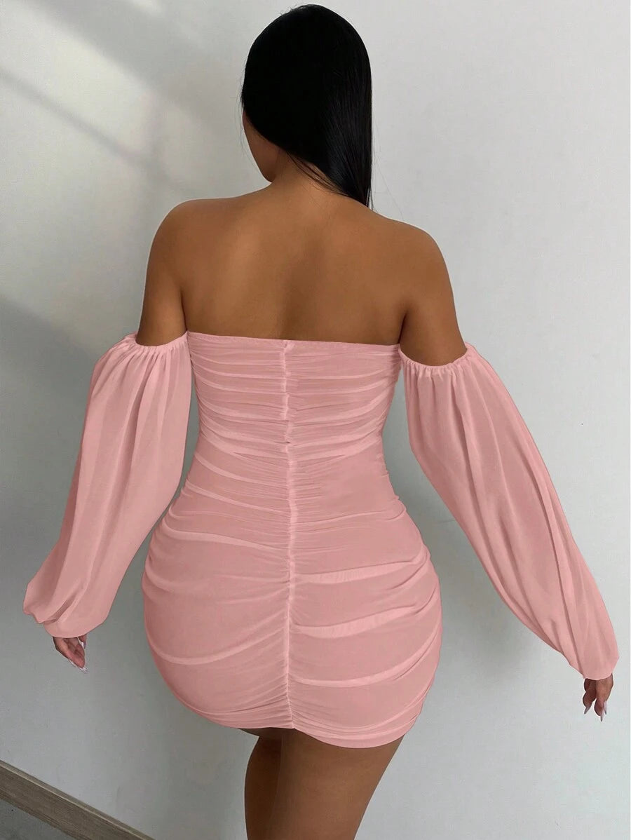 Turn heads this season in our Women's Off-Shoulder Long Sleeve Fitted Short Dress—the perfect blend of flirty and fabulous. The off-shoulder neckline adds a touch of elegance while the fitted silhouette flatters your curves beautifully. Long sleeves keep you cozy as temperatures drop, making this your go-to piece for fall gatherings, date nights, or casual outings. Versatile enough to dress up with heels or down with sneakers, this essential dress proves that style doesn't have to be complicated. Make it yo