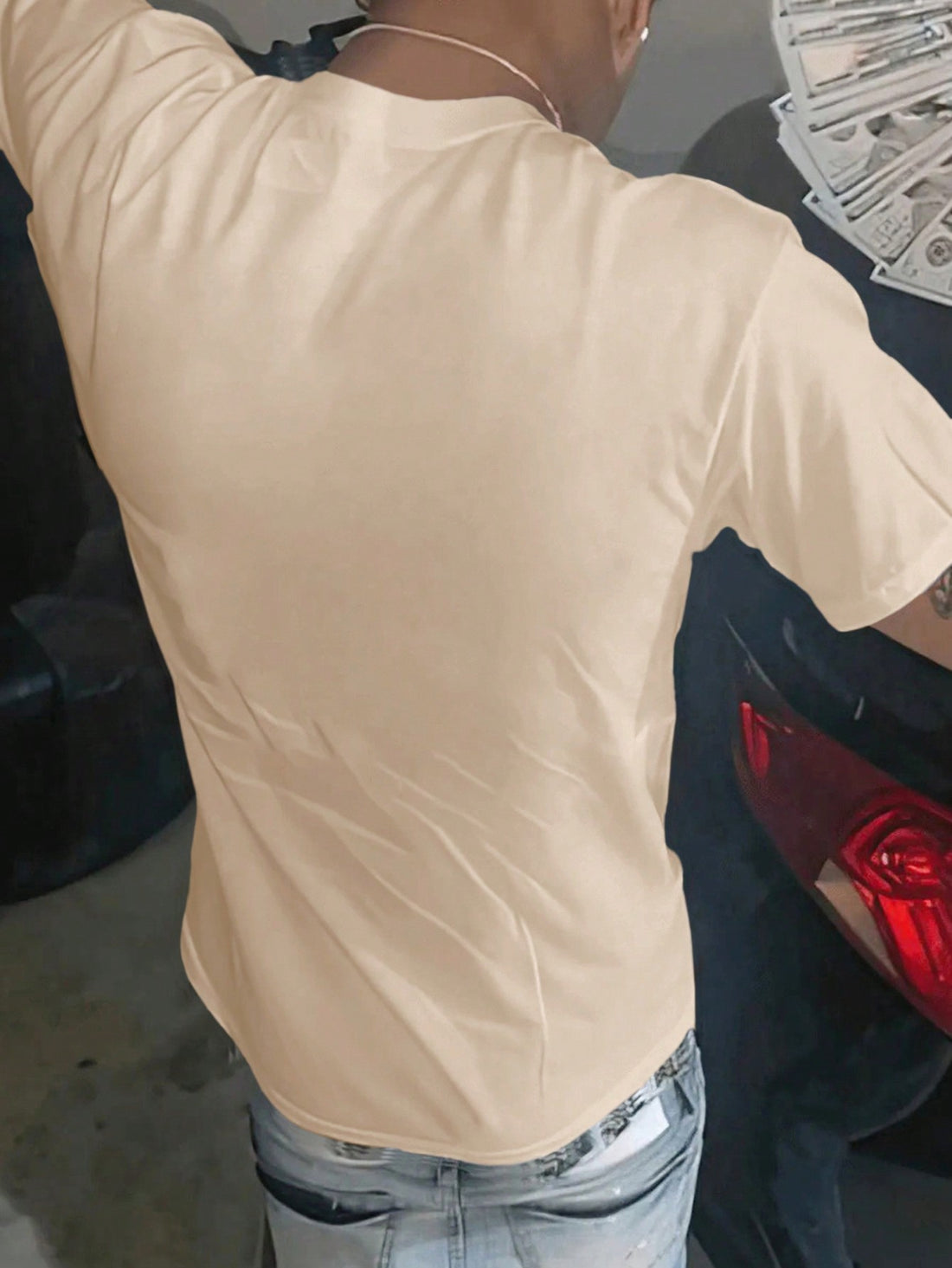 This men's casual t-shirt features a unique skull print on the front, perfect for adding a touch of attitude to your summer style. Made with short sleeves, this shirt is ideal for warmer weather. Show off your personality with this stylish addition to your wardrobe.